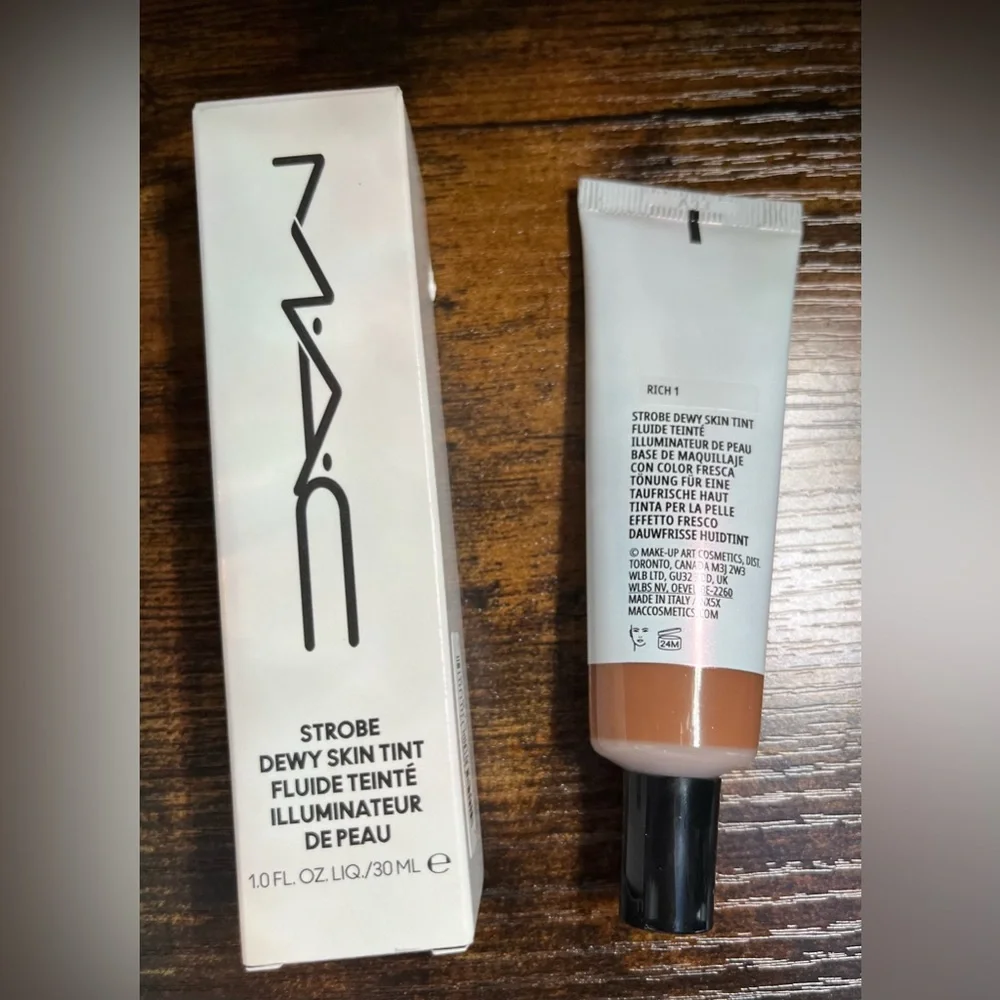 🆕 MAC- Strobe Dewy Skin Tint - Illuminating Moisturizer - Rich 1 - Picture 6 of 6